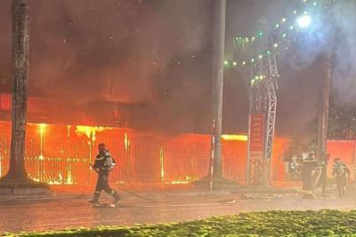 Cháy hiệu sách Nhân dân cũ tại Thanh Hóa